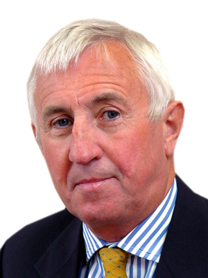 EDNA CURRAN PARANOID MEDIA WHORE